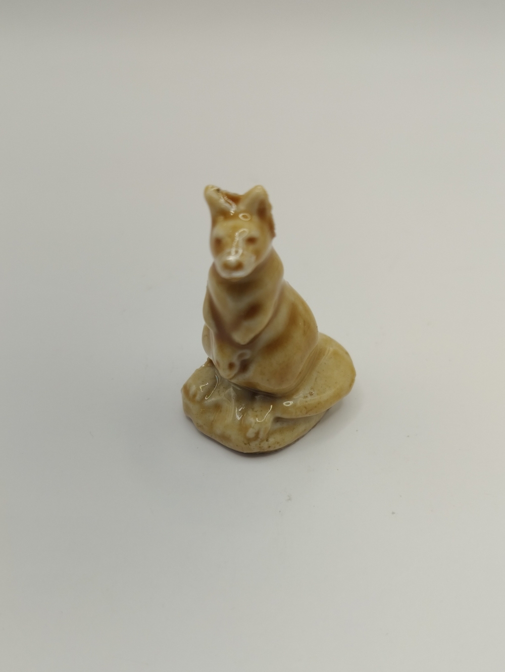 Vintage Wade Whimsies England Kangaroo Red Rose Tea Miniature Pottery